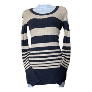 Pink Republic Fitted Sweater Cream / Off-white and Gray Stripe Size XL